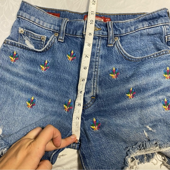 Lucky Brand 25 90’s Midi High Rise Short Lucky Legend Cutoff Frayed Embroidered - Picture 3 of 6